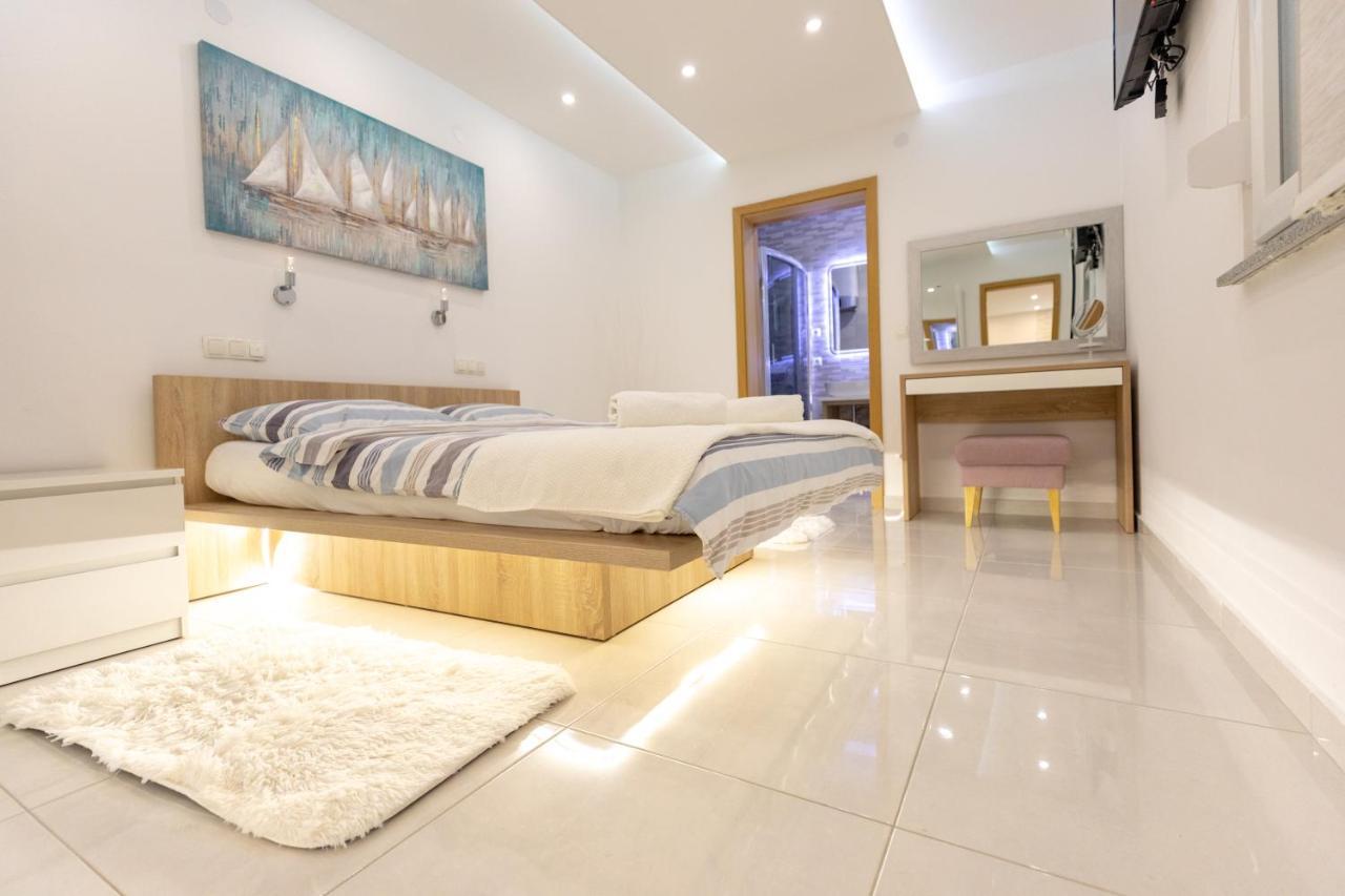 Luxury Apartment Aria Trogir Buitenkant foto