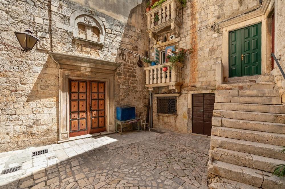 Luxury Apartment Aria Trogir Buitenkant foto