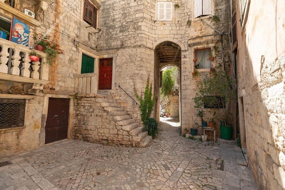 Luxury Apartment Aria Trogir Buitenkant foto